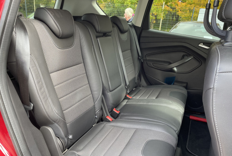 Ford Kuga 1.5 EcoBoost 182 ch Titanium 4x4 BVA/ 69000 km/ Distri OK/Attelage