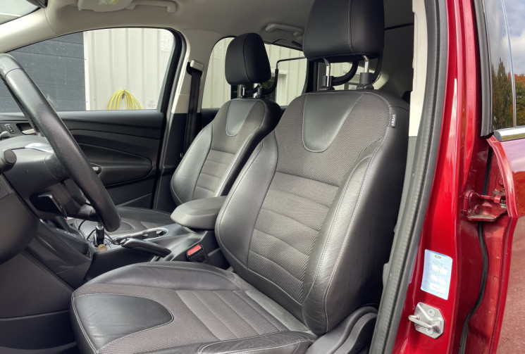 Ford Kuga 1.5 EcoBoost 182 ch Titanium 4x4 BVA/ 69000 km/ Distri OK/Attelage