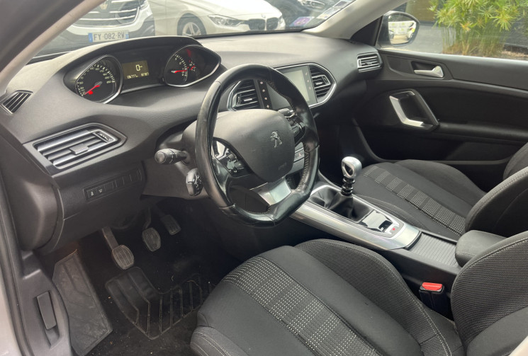 Peugeot 308 1.2 PureTech Sensation / Toit Panoramique / Distribution OK