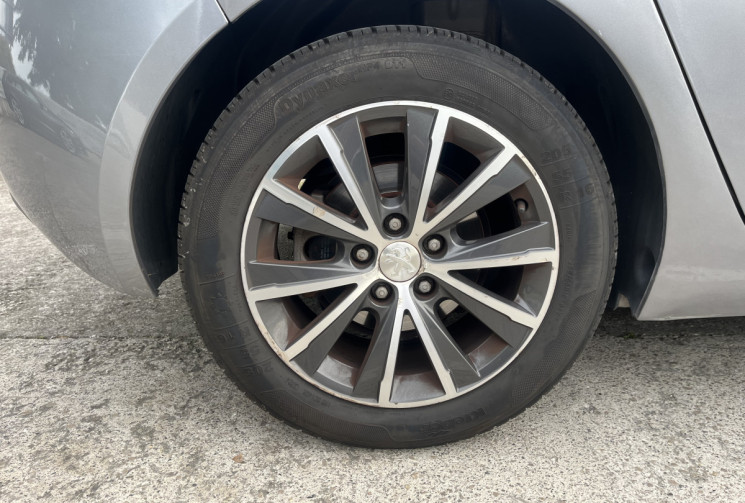 Peugeot 308 1.2 PureTech Sensation / Toit Panoramique / Distribution OK