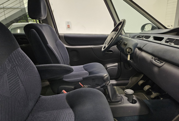 Renault Espace 2.0 16 v 140 cv expression / 7 places / 1° main / entretien concession 