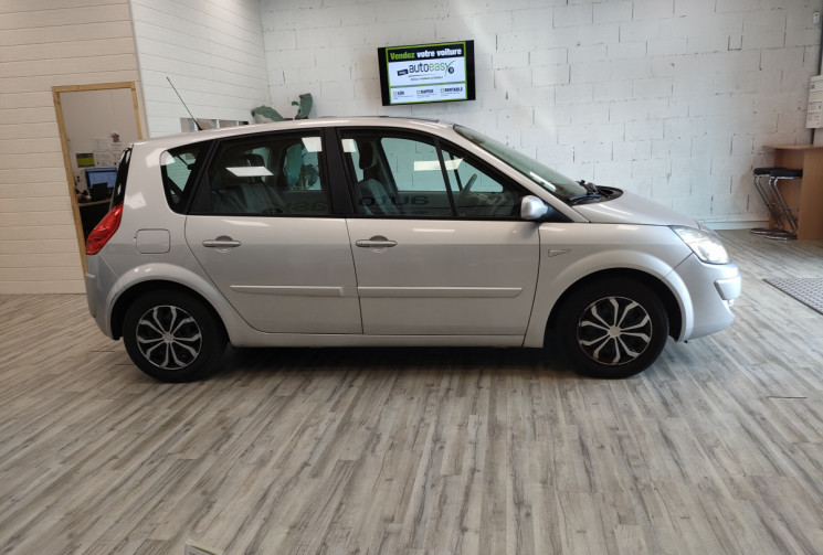 Renault Scénic II MEGANE SCENIC 1.5 dCi 106cv EXPRESSION