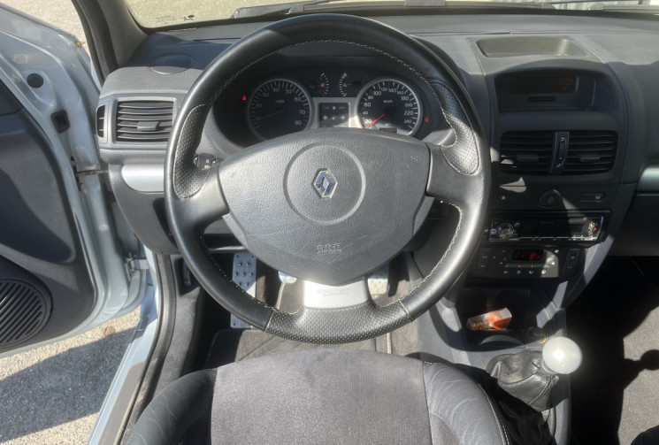 Renault Clio II RS Phase 2.0 i 16V 172 cv