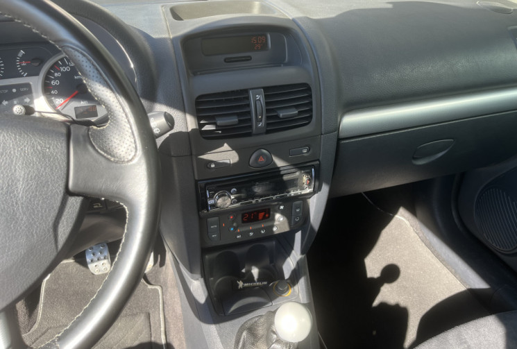 Renault Clio II RS Phase 2.0 i 16V 172 cv