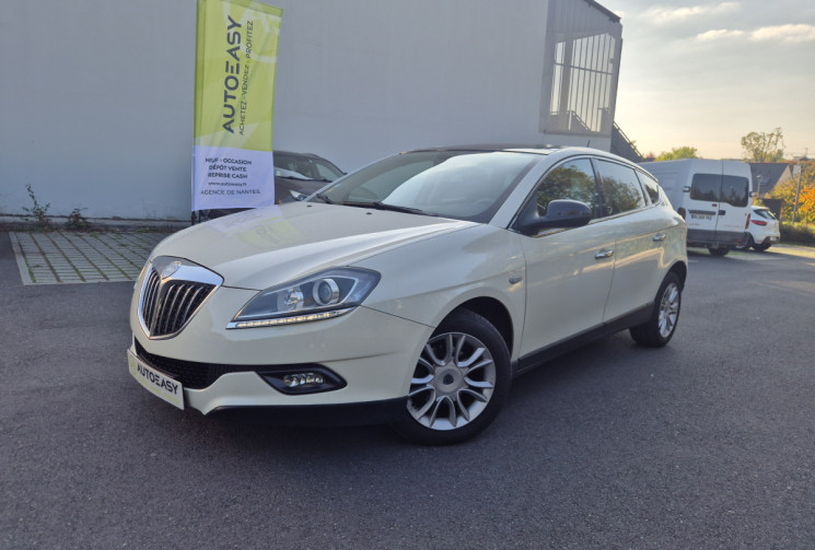 Lancia DELTA III 1.6 Multijet 120 Platino Toit ouvrant / siège alcantara / Attelage