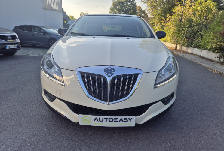 Lancia DELTA III 1.6 Multijet 120 Platino Toit ouvrant / siège alcantara / Attelage