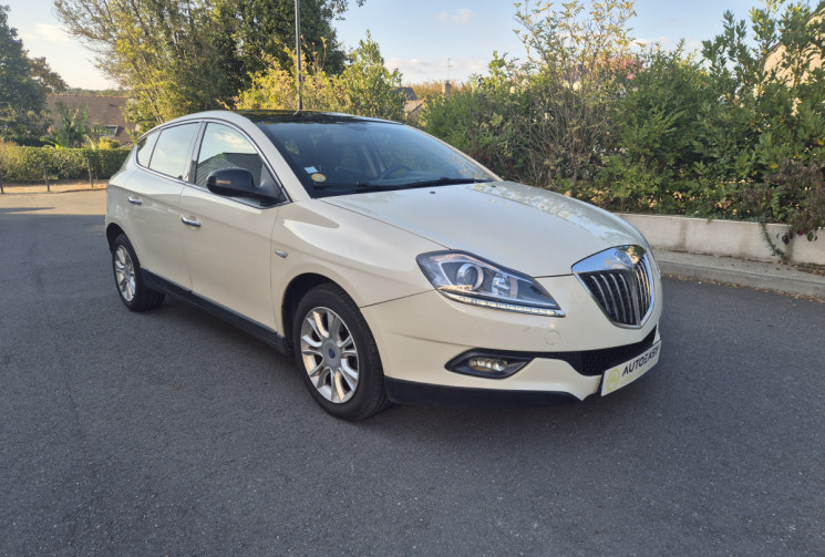 Lancia DELTA III 1.6 Multijet 120 Platino Toit ouvrant / siège alcantara / Attelage