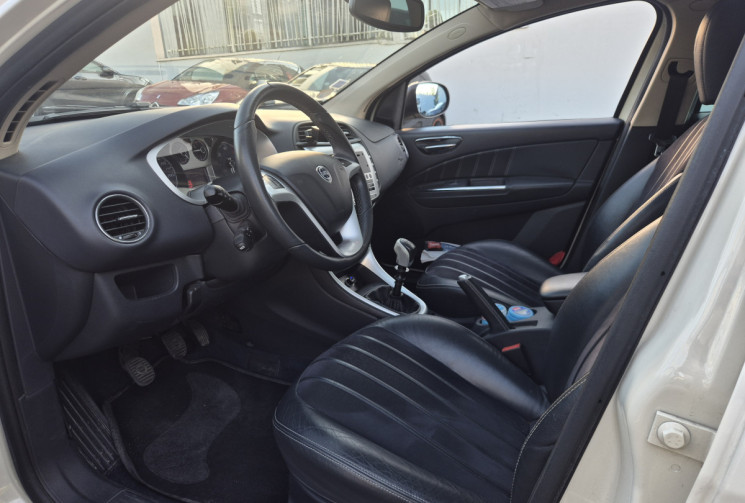 Lancia DELTA III 1.6 Multijet 120 Platino Toit ouvrant / siège alcantara / Attelage