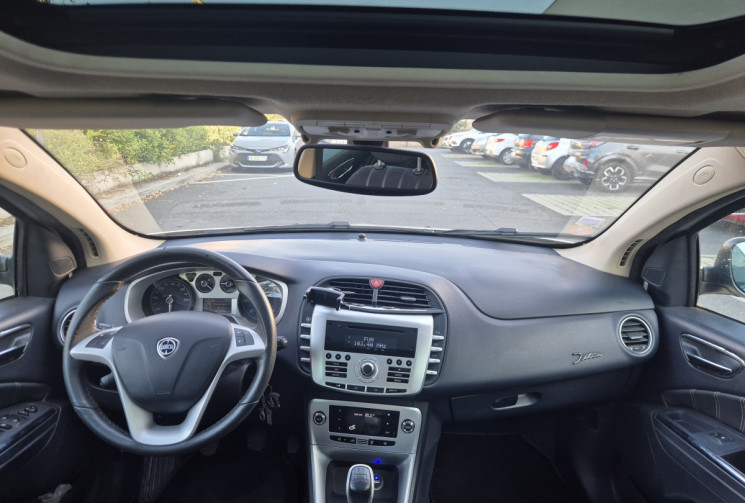 Lancia DELTA III 1.6 Multijet 120 Platino Toit ouvrant / siège alcantara / Attelage