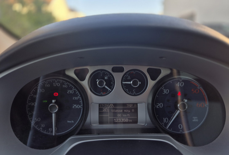 Lancia DELTA III 1.6 Multijet 120 Platino Toit ouvrant / siège alcantara / Attelage