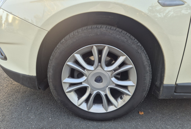 Lancia DELTA III 1.6 Multijet 120 Platino Toit ouvrant / siège alcantara / Attelage