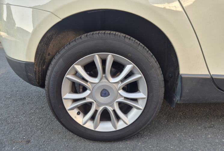 Lancia DELTA III 1.6 Multijet 120 Platino Toit ouvrant / siège alcantara / Attelage