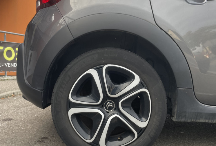 Citroën C3 SHINE 1.2 PureTech 83 ch  BVM5 Courroie distribution OK