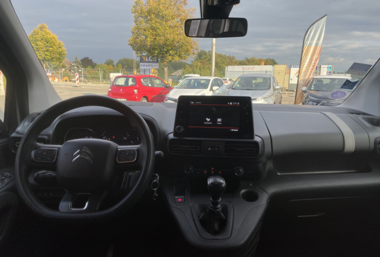 Citroën Berlingo Van XL  Pure Tech 110 ch FEEL COUROIE DISTRIBUTION OK