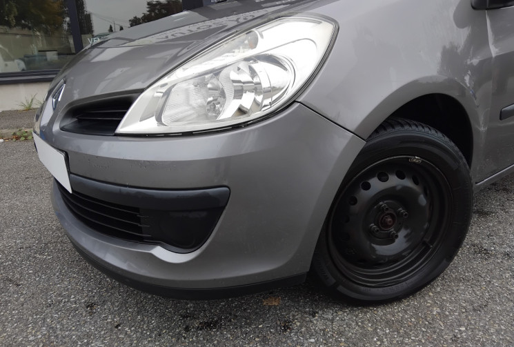 Renault Clio  III 1.5 DCI 68 cv - 5 Portes - Première Main