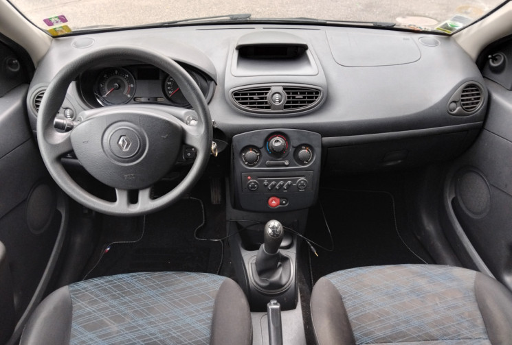 Renault Clio  III 1.5 DCI 68 cv - 5 Portes - Première Main