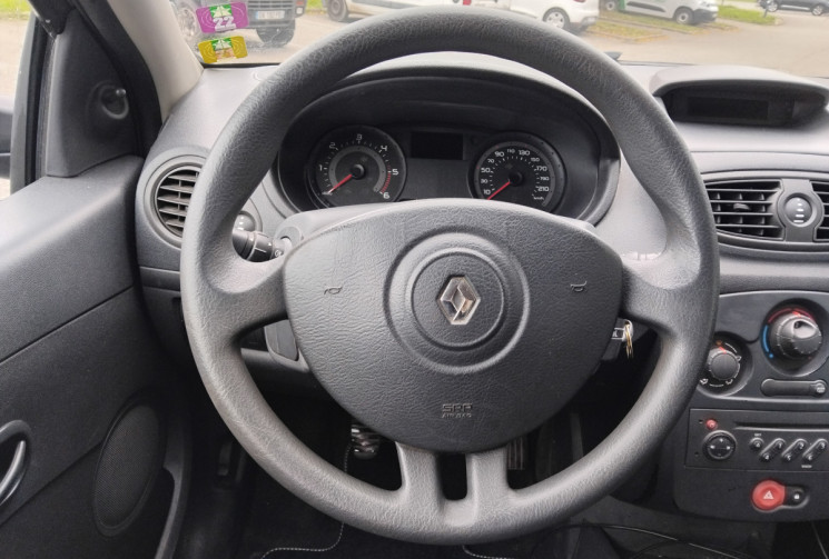 Renault Clio  III 1.5 DCI 68 cv - 5 Portes - Première Main