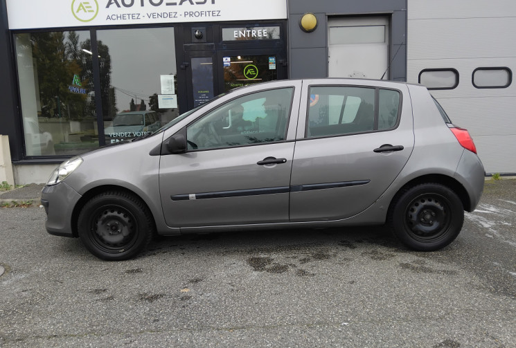 Renault Clio  III 1.5 DCI 68 cv - 5 Portes - Première Main