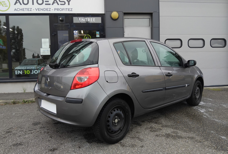 Renault Clio  III 1.5 DCI 68 cv - 5 Portes - Première Main