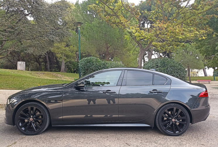 Jaguar XE 2.0L 180CH R-SPORT - BLACK PACK - ENTRETIEN A JOUR - ORG FRANCE