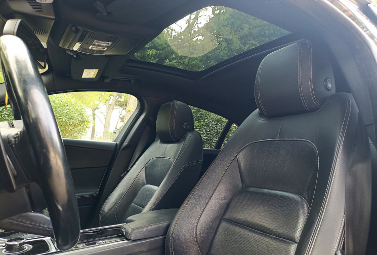 Jaguar XE 2.0L 180CH R-SPORT - BLACK PACK - ENTRETIEN A JOUR - ORG FRANCE