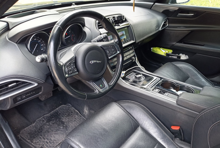 Jaguar XE 2.0L 180CH R-SPORT - BLACK PACK - ENTRETIEN A JOUR - ORG FRANCE