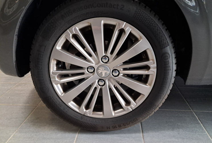Peugeot 208 1.2 PureTech 110 ALLURE - SUPERBE - 2E MAIN - SUIVI GGE - DISTRI OK - GARANTIE -