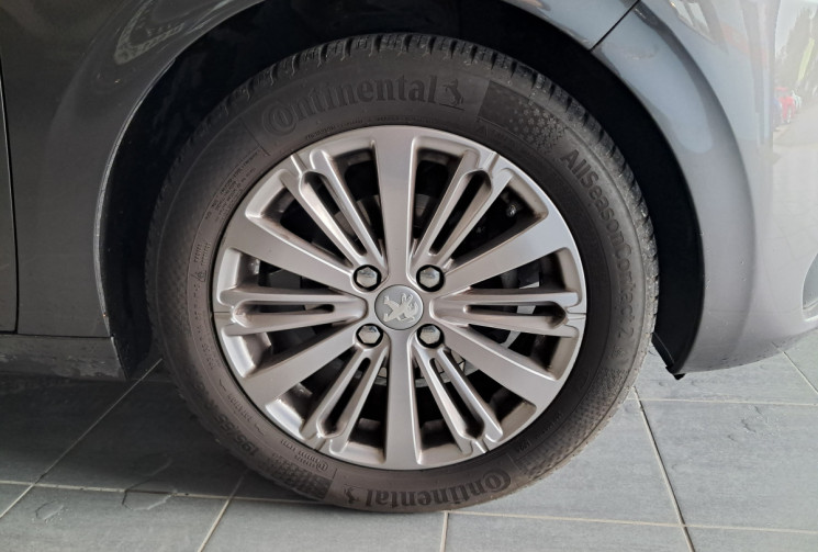 Peugeot 208 1.2 PureTech 110 ALLURE - SUPERBE - 2E MAIN - SUIVI GGE - DISTRI OK - GARANTIE -