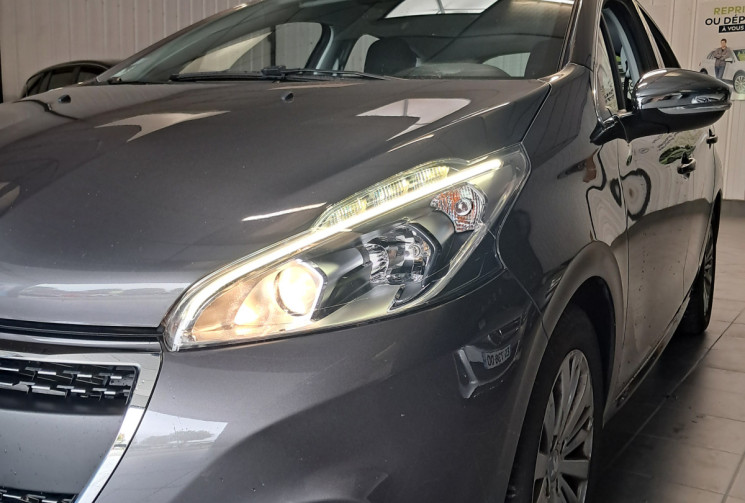 Peugeot 208 1.2 PureTech 110 ALLURE - SUPERBE - 2E MAIN - SUIVI GGE - DISTRI OK - GARANTIE -