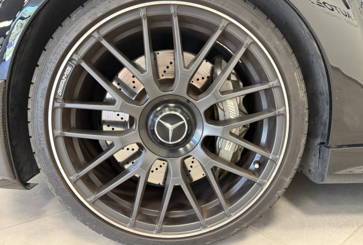 Mercedes Classe C Phase 2 Berline 63 AMG 6.2 i V8 32V 7G-TRONIC 457 cv 