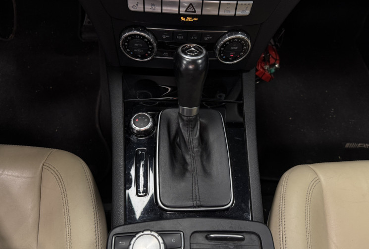 Mercedes Classe C Phase 2 Berline 63 AMG 6.2 i V8 32V 7G-TRONIC 457 cv 