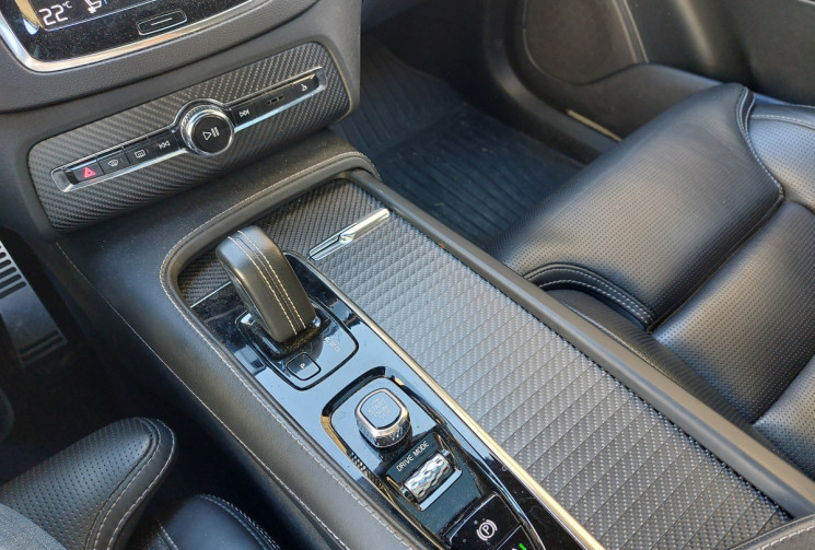 Volvo XC90 T8 390 CH AWD R DESIGN TOIT PANO PACK CARBON...