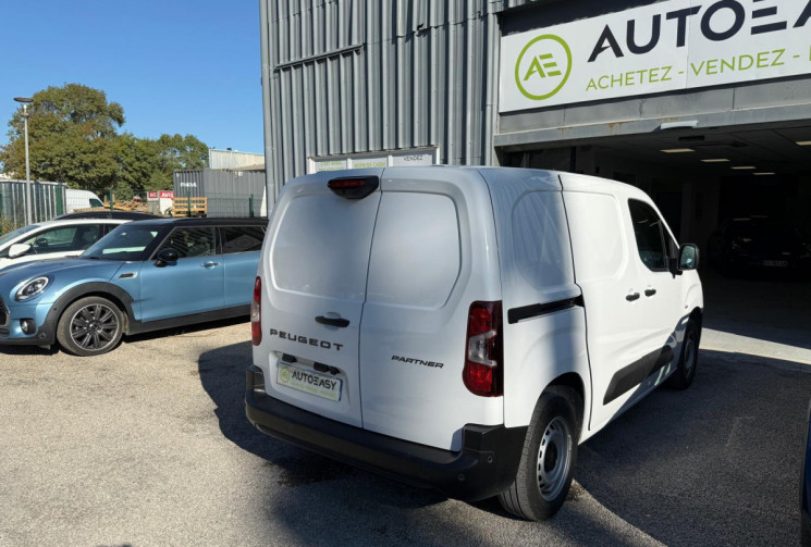 Peugeot Partner 100 cv  PACK PREMIUM CONNECT  18 000 km !!!!