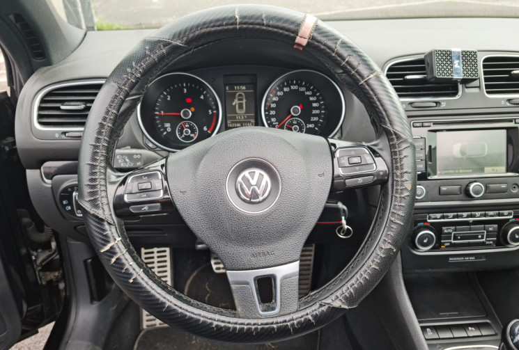 Volkswagen Golf 1.6 TDI 105 CH CARAT