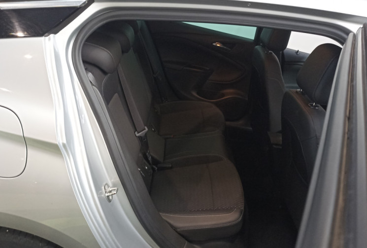 Opel Astra 1.4 Turbo 150ch Start&Stop Innovation Automatique