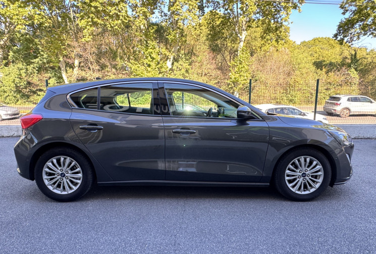 Ford Focus TITANIUM 1.0 SCTi EcoBoost 125 ch / Carplay / Camera / Sieges et volant chauffants
