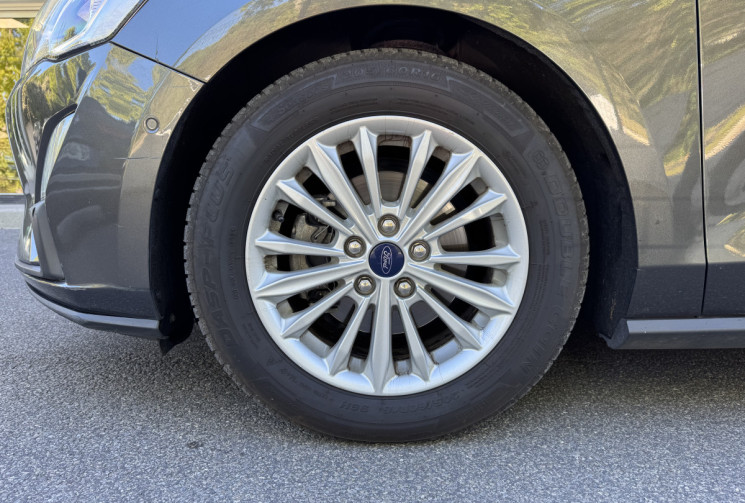 Ford Focus TITANIUM 1.0 SCTi EcoBoost 125 ch / Carplay / Camera / Sieges et volant chauffants