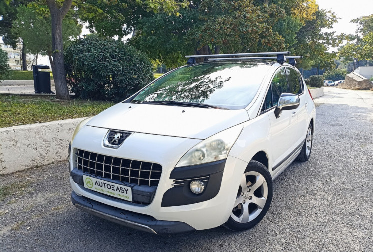 Peugeot 3008 1.6hdi 115ch Allure - Attelage - Toit pano - Tête haute - Distrib à jour.