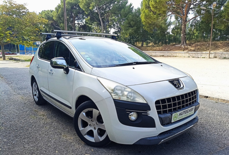 Peugeot 3008 1.6hdi 115ch Allure - Attelage - Toit pano - Tête haute - Distrib à jour.