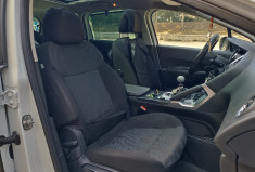 Peugeot 3008 1.6hdi 115ch Allure - Attelage - Toit pano - Tête haute - Distrib à jour.