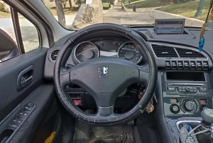 Peugeot 3008 1.6hdi 115ch Allure - Attelage - Toit pano - Tête haute - Distrib à jour.