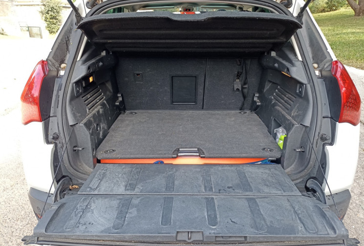 Peugeot 3008 1.6hdi 115ch Allure - Attelage - Toit pano - Tête haute - Distrib à jour.