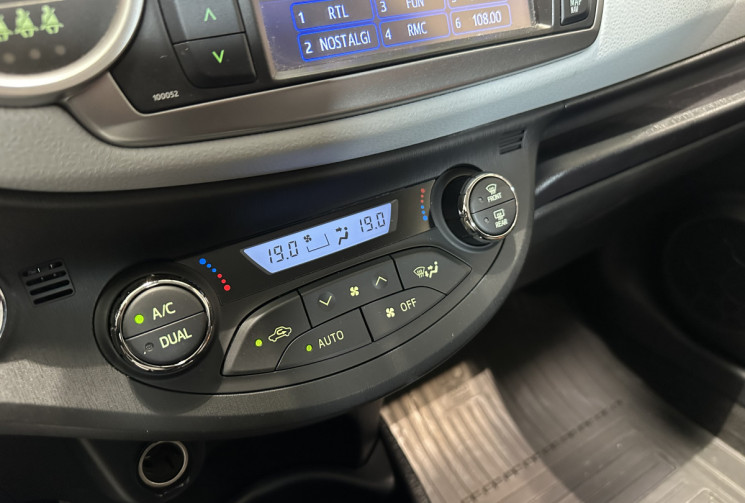 Toyota Yaris HSD 100h STYLE 5p 1ERE MAIN HYBRID