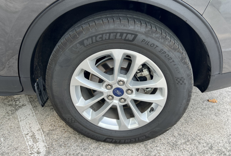 Ford Kuga  2.5 Duratec 190 FHEV Titanium BVA 4x2 / Caméra / Keyless / Carplay 