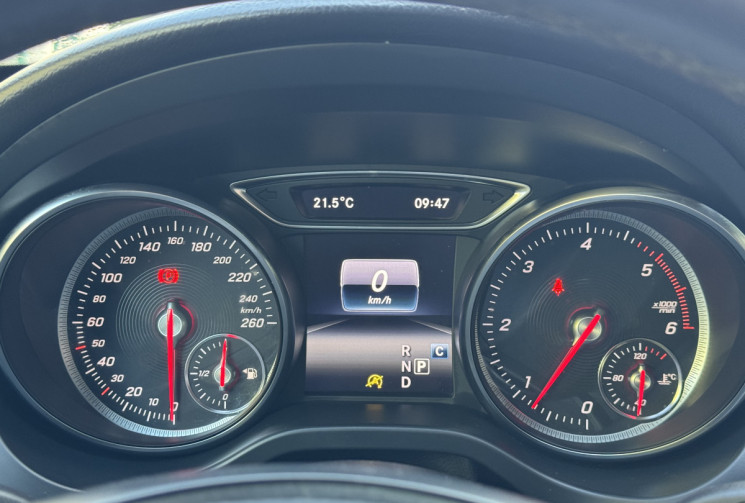 Mercedes GLA 200d 2.1 136 7G-DCT 136 SENSATION / Toit ouvrant / Camera / Garantie 06/2026