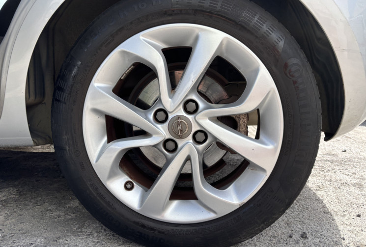 Opel Corsa 1.4 TURBO 100 GRAPHITE