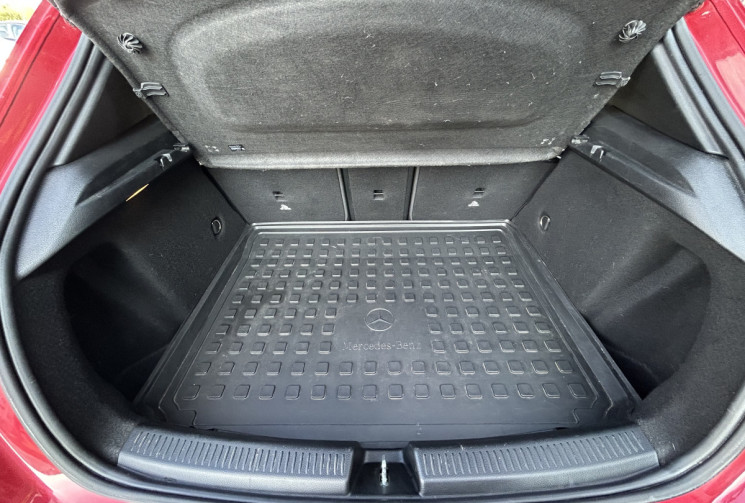 Mercedes Classe A 200D AMG LINE 150 ch BVA 8-DCT 1ERE MAIN