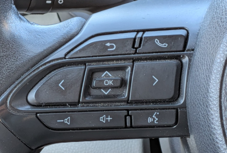 Toyota Yaris  115 CV 1.5 HYBRID ICONIC / CAR PLAY / CUIR / GARANTIE 12 MOIS 
