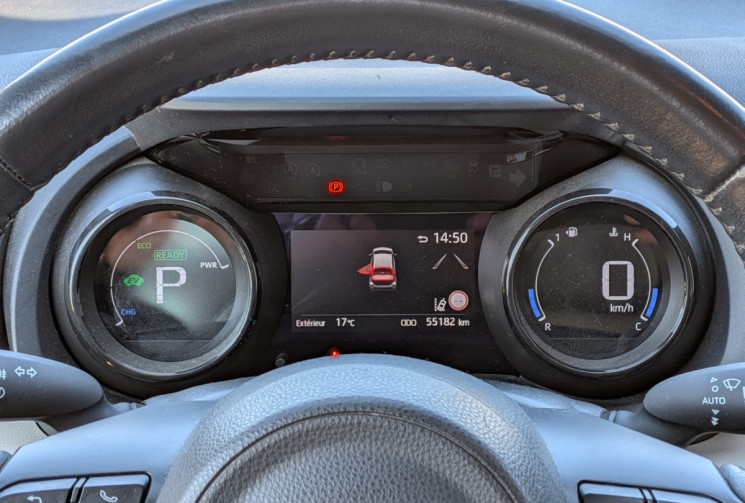 Toyota Yaris  115 CV 1.5 HYBRID ICONIC / CAR PLAY / CUIR / GARANTIE 12 MOIS 