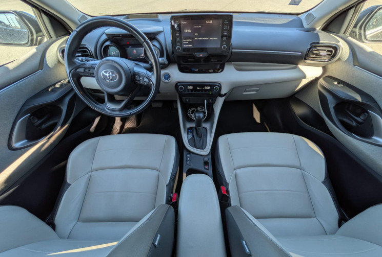 Toyota Yaris  115 CV 1.5 HYBRID ICONIC / CAR PLAY / CUIR / GARANTIE 12 MOIS 